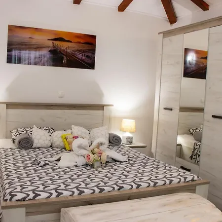 Authentic Dalmatian Treasure Homes - House Wood *