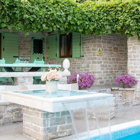 Authentic Dalmatian Treasure Homes - House Wood Vakantiehuis *