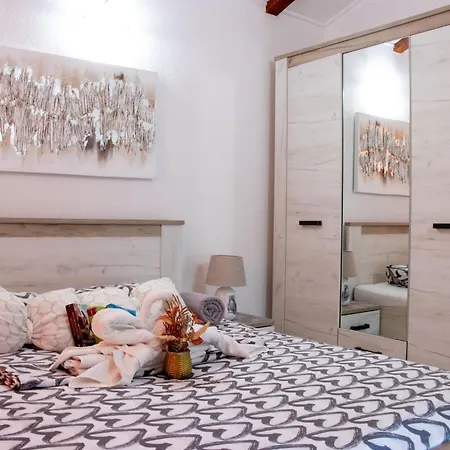 Authentic Dalmatian Treasure Homes - House Wood Holiday home