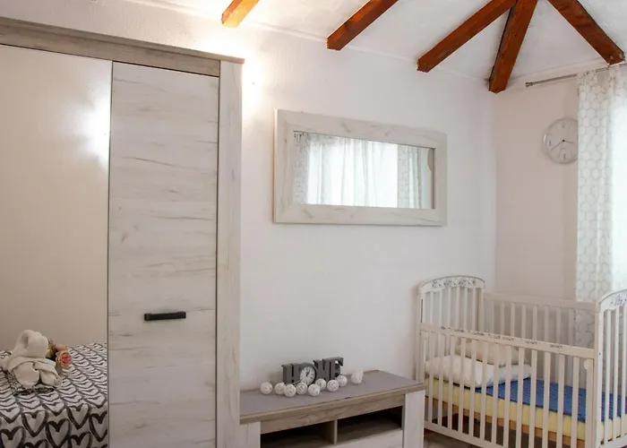 펜션 Authentic Dalmatian Treasure Homes - House Wood *